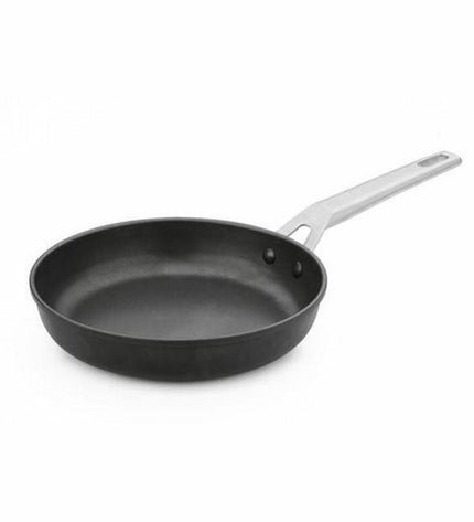 Valira Pan Valira 4643/25 black aluminium cooking pan with 26 cm diameter, ideal for household kitchen use.