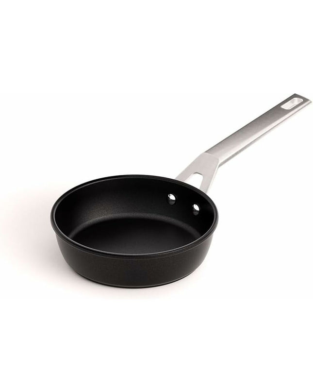 Black Valira AIRE 18cm aluminum frying pan for cooking, with a non-stick surface and ergonomic handle.