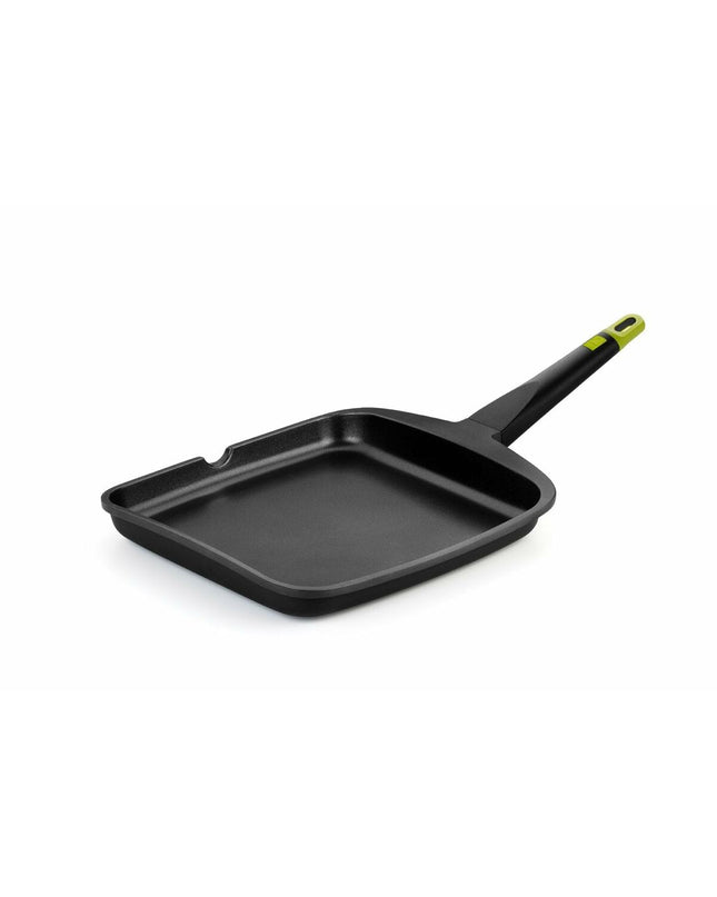 Black BRA Foodie 28x28 cm aluminum frying pan with a 28 cm diameter, suitable for cooking and kitchen use.