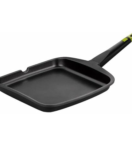 Black BRA Foodie 28x28 cm aluminum frying pan with 28 cm diameter, suitable for cooking and kitchen use.