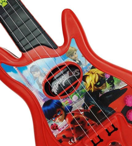 Lady Bug Muziekset 2675 Rood for kids, colorful toy musical instruments, playful design, suitable for children's musical activities.