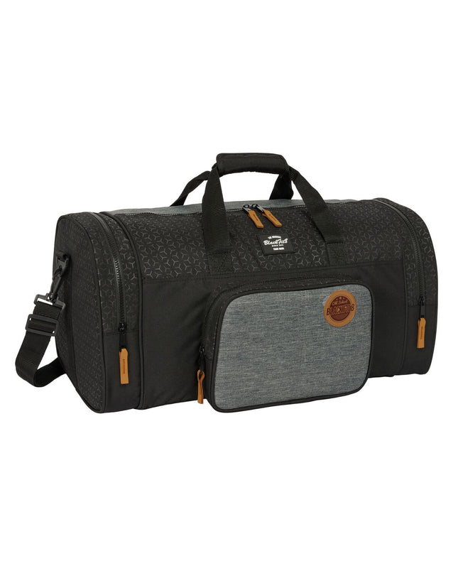 BlackFit8 Sporttas in black and gray, old school design, 55 x 26 x 27 cm, for sport and outdoor activities.