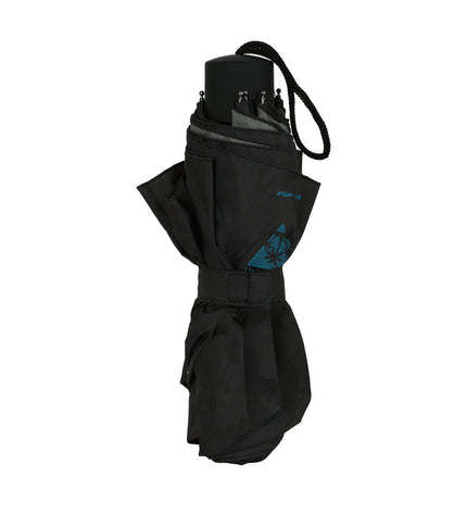 BlackFit8 foldable umbrella in black and blue with 98cm diameter, compact bagage umbrella for travel and rain protection.