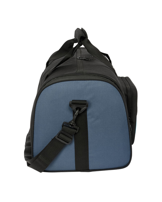 BlackFit8 Sporttas California in blue and black, 55x26x27 cm, designed for sport and outdoor use with multiple compartments.