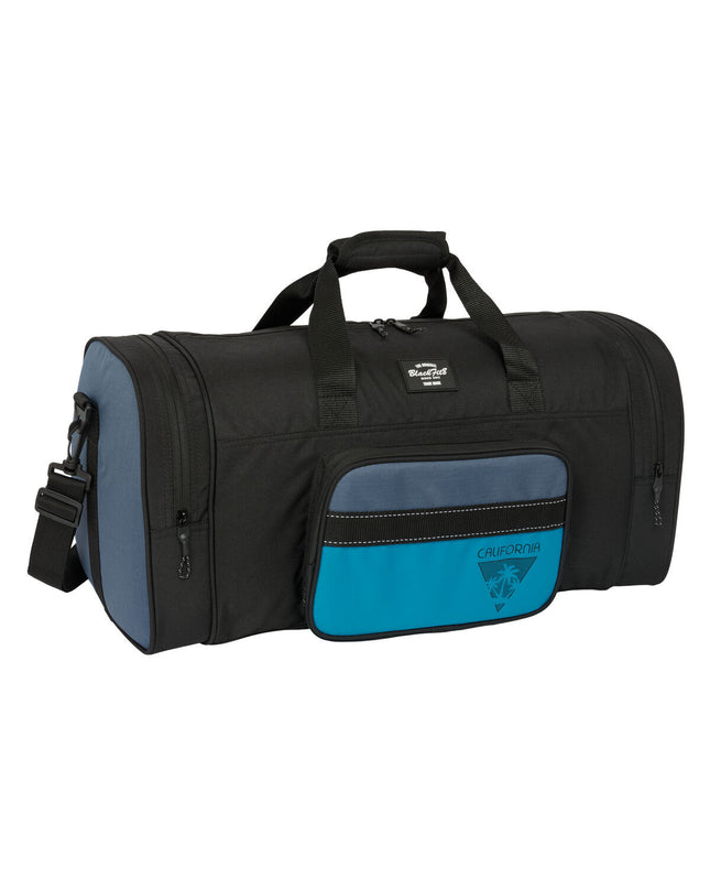 BlackFit8 Sporttas California in blue and black, 55x26x27 cm, designed for sports and outdoor activities.