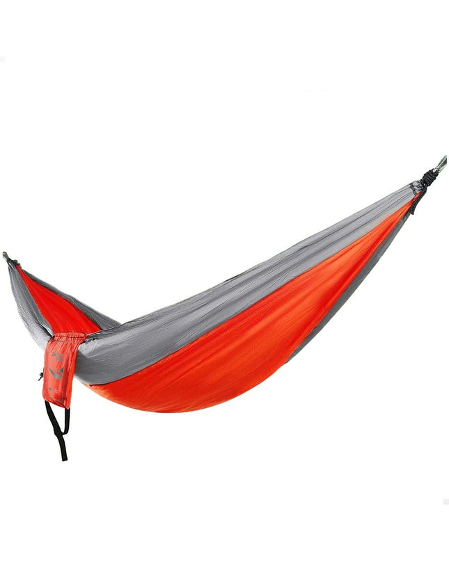Aktive hangmat for outdoor camping and hiking, measuring 300 x 0.5 x 140 cm, shown hanging in a natural outdoor setting.