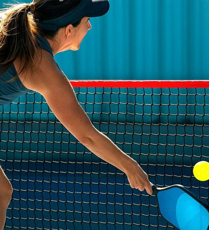 Aktive Tennisnet for outdoor tennis, measuring 370 x 91 x 81 cm, with a sturdy frame and tightly strung net for gameplay.