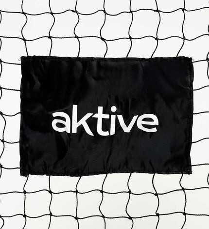 Aktive voetbaldoel voor sport en outdoor, zwart metalen frame met net, geschikt voor voetbaltraining en spel op het veld