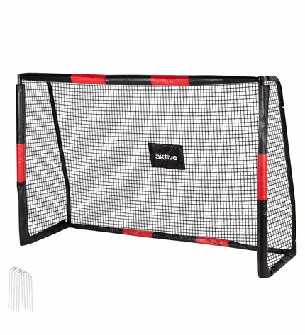 Aktive zwart voetbaldoel voor sport en outdoor gebruik, met stevige frame en net voor voetbaltraining en wedstrijden