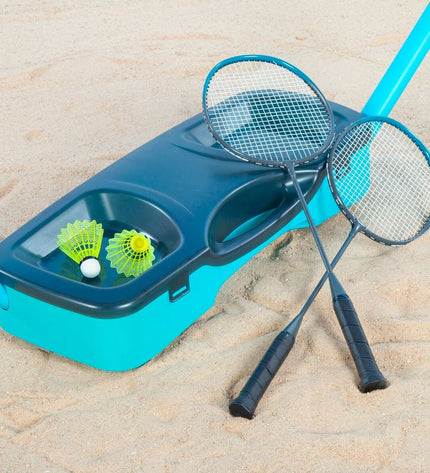 Aktive badminton set for outdoor sport, including rackets and shuttlecocks, suitable for active outdoor play.