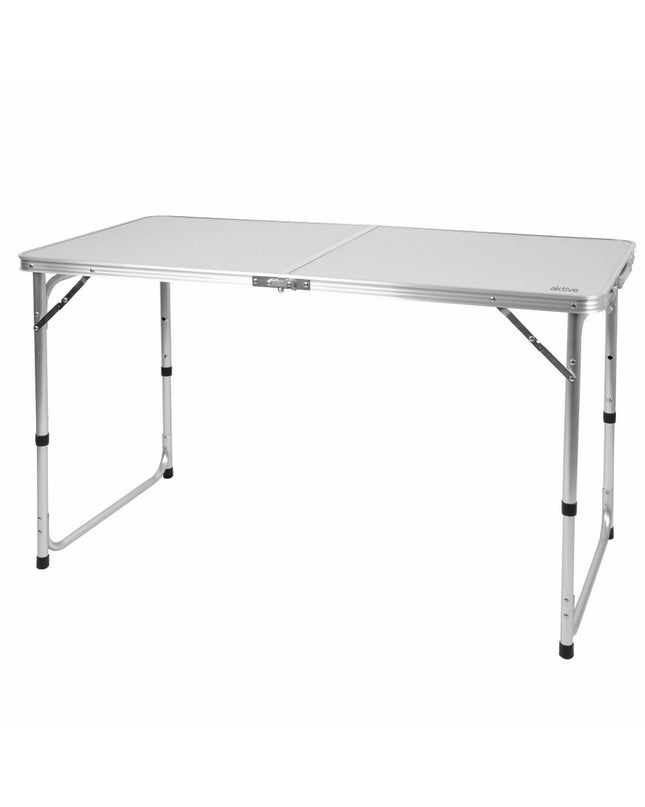 Aktive vouwtafel for outdoor camping and hiking, compact and portable table in a natural outdoor setting.
