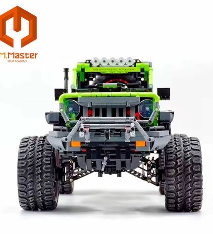 IM Master Bouwspel 2121 onderdelen with colorful plastic pieces and small building parts for creative construction.