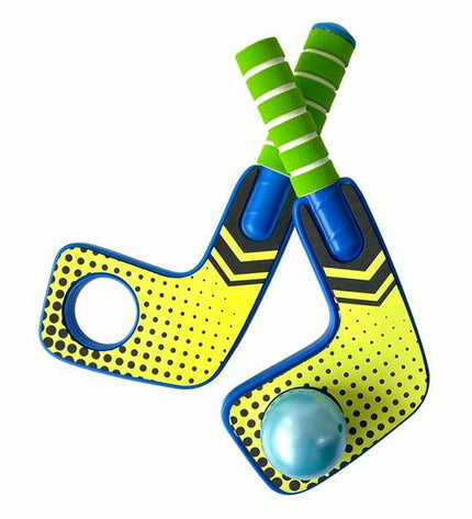 Comansi hockeytafel, speelgoed en outdoor sport game with colorful wooden design for fun indoor and outdoor play.