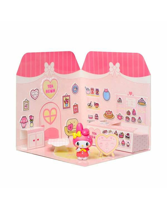 Comansi playset toy with miniature figures, measuring 20.5 x 20.5 x 6 cm, ideal for kids' games and imaginative play.