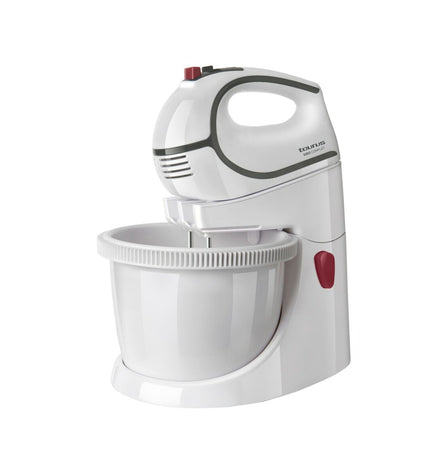 Taurus GIROCOMPLET white blender and dough mixer with 500W power and 2.5L capacity on a kitchen countertop.