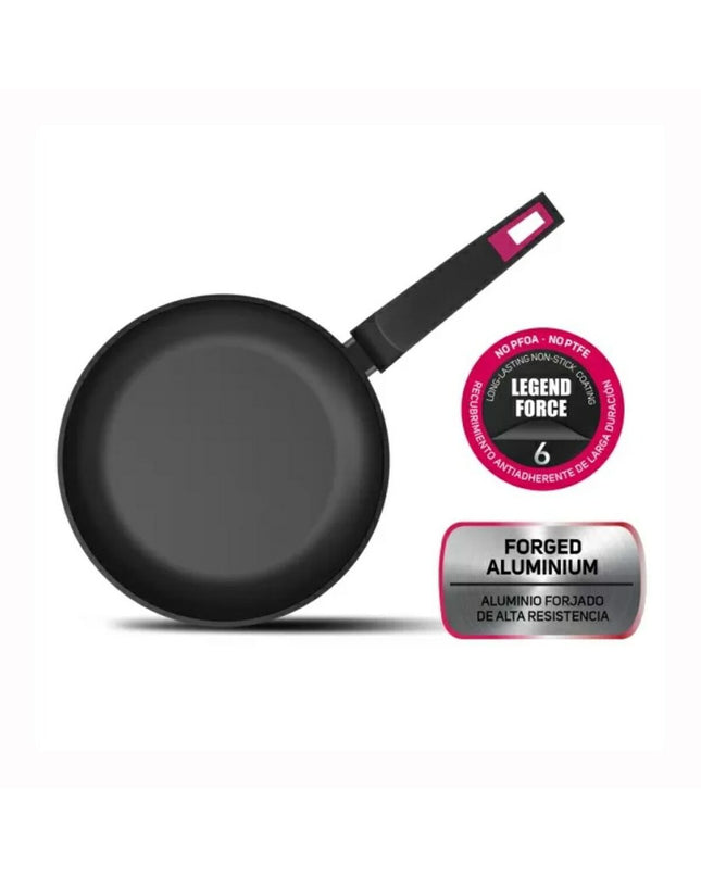 Taurus Pan Taurus KPA4024 black Gehard aluminium 24cm square cooking pan with 7.5cm height, kitchen cookware, close-up view
