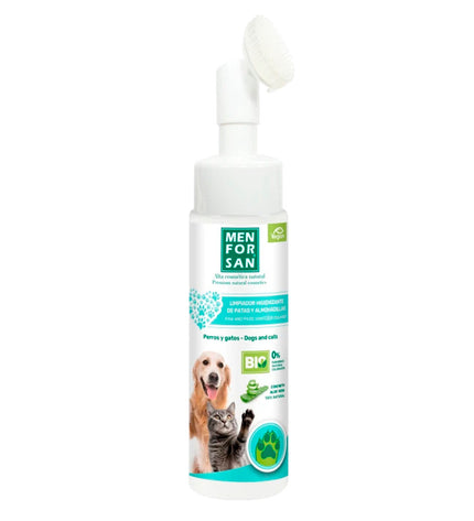 Menforsan dog grooming razor blades for pets, showing close-up of replacement blades in packaging.