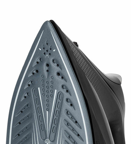 JATA JEPL2401 steam iron for home and cooking, with a sleek design and adjustable steam control, suitable for effective ironing.