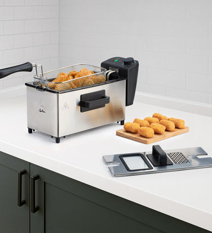 JATA small electric deep fryer for home cooking, featuring a compact design and easy-to-use controls.