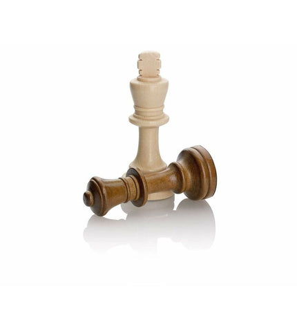 Cayro chess pieces set with wooden king, queen, bishops, knights, rooks, and pawns for strategic gameplay.