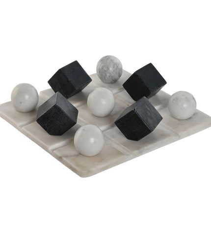 Home ESPRIT drie-op-een-rij spel with colorful wooden pieces on a game board for children’s fun and entertainment.