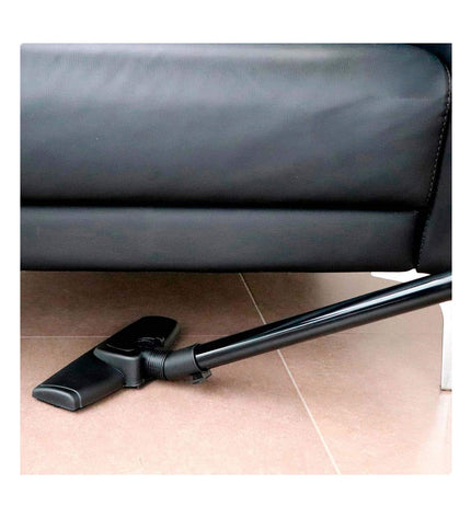 EDM Multi-Cyclonic Stofzuiger EDM 07695 700W with a large dust container and adjustable handle, designed for home cleaning.