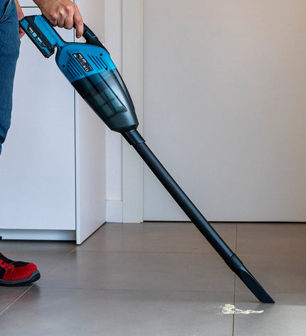 Koma Tools Pro Series kruimelzuiger in zwart, compact design, 45.5 x 13.5 cm, ideal for cleaning and floor maintenance.