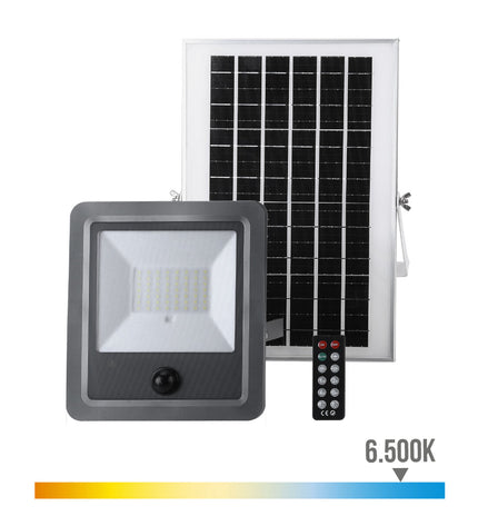 EDM Bouwlamp EDM 31863 outdoor garden light with motion sensor, 300W, 1800 Lm, 3500 K color, suitable for exterior decoration.