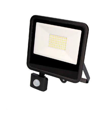 Black EDM Bouwlamp EDM 70357 outdoor garden decorative light with 50W bulb and 6400K color temperature, suitable for exterior lighting.