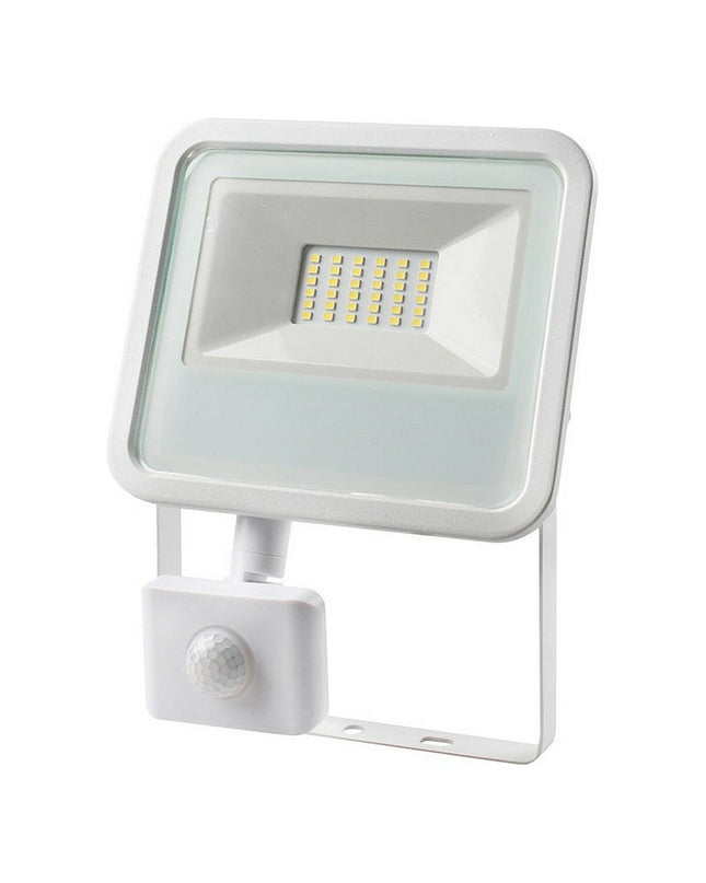 EDM Bouwlamp EDM 70392 in wit, 30W outdoor garden light with 2100 lumens and 6400K color temperature, mounted outdoors.