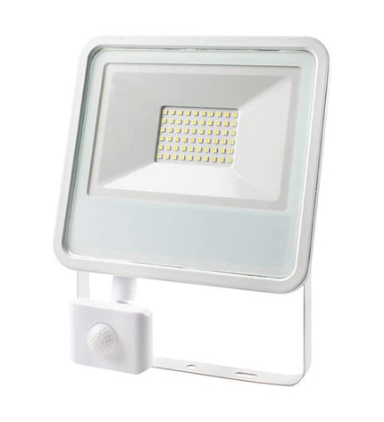 EDM Bouwlamp EDM 70393 in wit, outdoor garden decor light with 20W to 50W, 3500 lumens, 6400K color temperature, mounted in garden