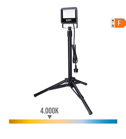 Black EDM Bouwlamp EDM 70413 F 30W outdoor garden light with 4000K warm white illumination, suitable for exterior decoration.