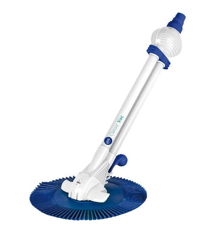 Gre Classic Vac 19001 automatic pool cleaner for gardens, swimming pools, and Jacuzzis, showing its compact design and cleaning nozzle.
