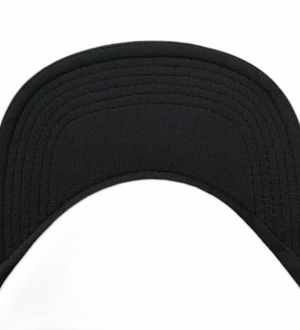 Black Klep Buff solid sports neck gaiter, ideal for outdoor tennis activities, featuring the Buff brand logo and fabric texture.