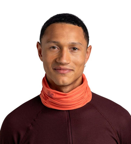 Buff Nekwarmer Buff 117818.402 Rood, sport and outdoor neck warmer, bright red color, suitable for camping and hiking activities.