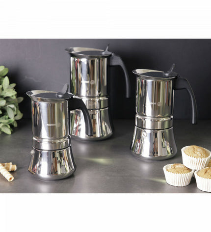 Fagor Italiaanse koffiepot in roestvrij staal with a shiny, reflective surface for brewing traditional espresso-style coffee.
