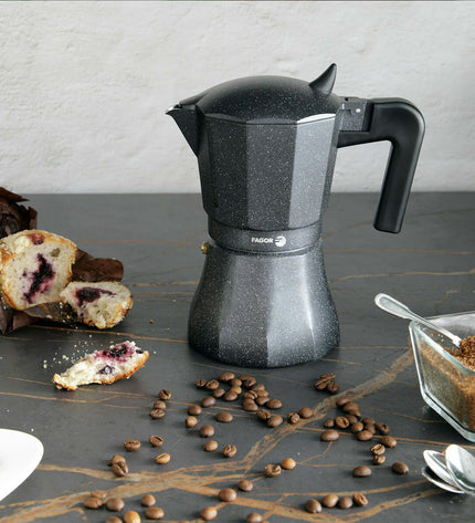 Fagor Italiaanse koffiepot Tiramisu 6 zwart aluminium voor huis en koken, perfect voor het zetten van koffie.