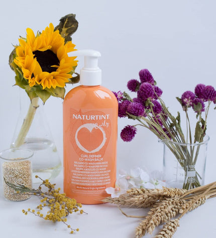 Naturtint Curly voedingssupplement bottle for healthy hair, vitamins, and minerals in a natural health and personal care setting.