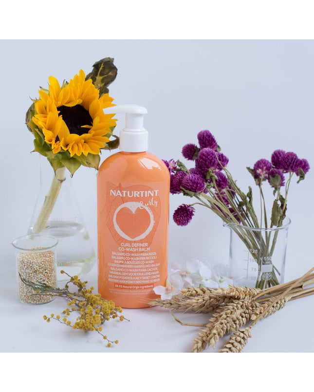 Naturtint Curly voedingssupplement bottle for healthy hair, vitamins, and minerals in a natural health and personal care setting.
