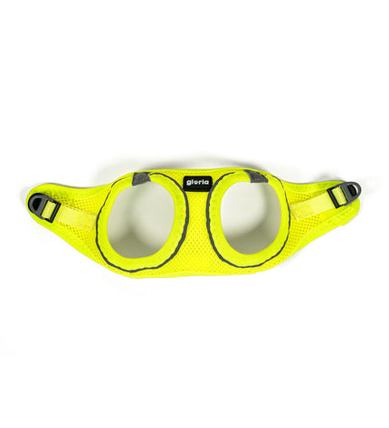Yellow Gloria Trek Star dog harness for medium-sized dogs, adjustable 32.8-35.4 cm neck, 45-47 cm chest, shown on a dog.