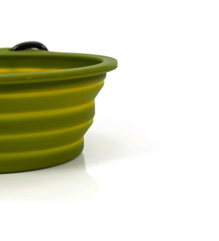 Collapsible Gloria green silicone and aluminum dog water bowl, 550 ml capacity, portable and lightweight for pets.