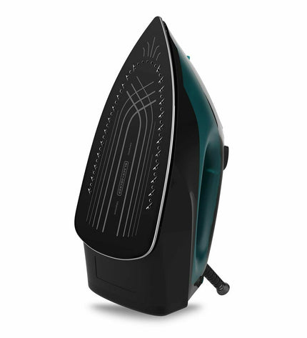 Black & Decker Stoomijzer in black, a household steam iron with a sleek design for efficient clothing ironing.