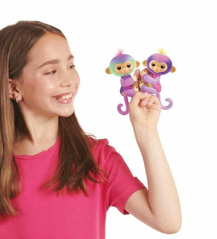 Fingerlings 13 cm action figure from Fingerlings, featuring colorful details and expressive features in playful toy design.