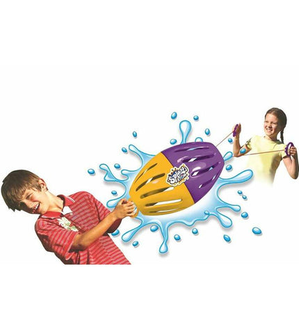 Bizak Splash plastic watersproeier toy for outdoor play and water games, featuring colorful plastic construction.
