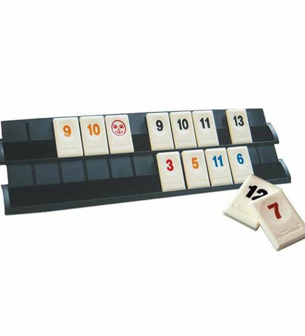 Bizak board game from the speelgoed en games collection, featuring colorful game pieces and a game board with illustrations.