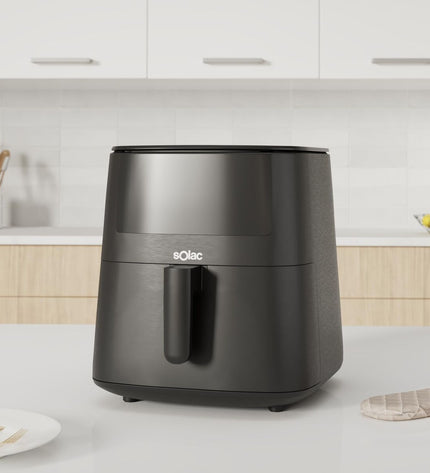 Black Solac FA1521 air fryer with 7-liter capacity, 1650W, compact design for home cooking in small electric appliances.