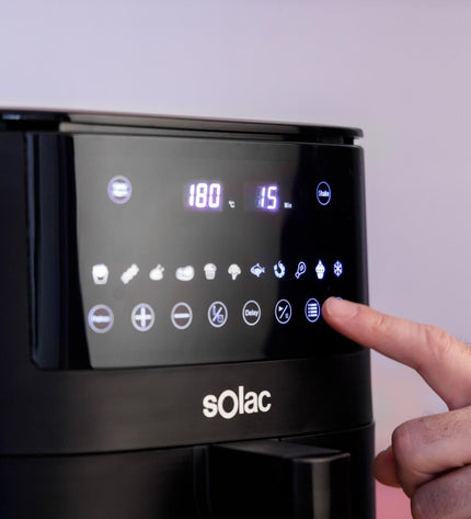 Solac FA1521 black air fryer with 7L capacity and 1650W for home cooking, small electric kitchen appliance