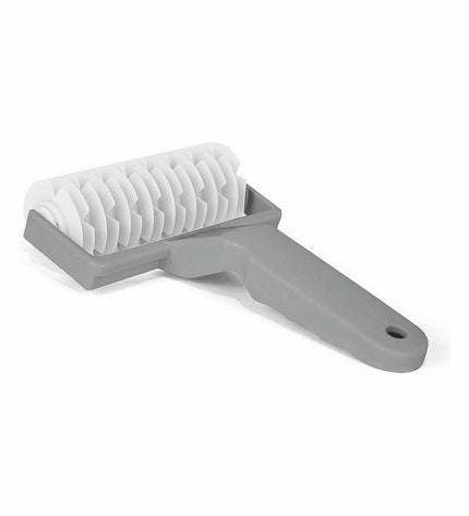 La Mediterránea Gebakssnijder Trenz for baking and kitchen use, featuring a decorative braided design for pastry and bread slicing.