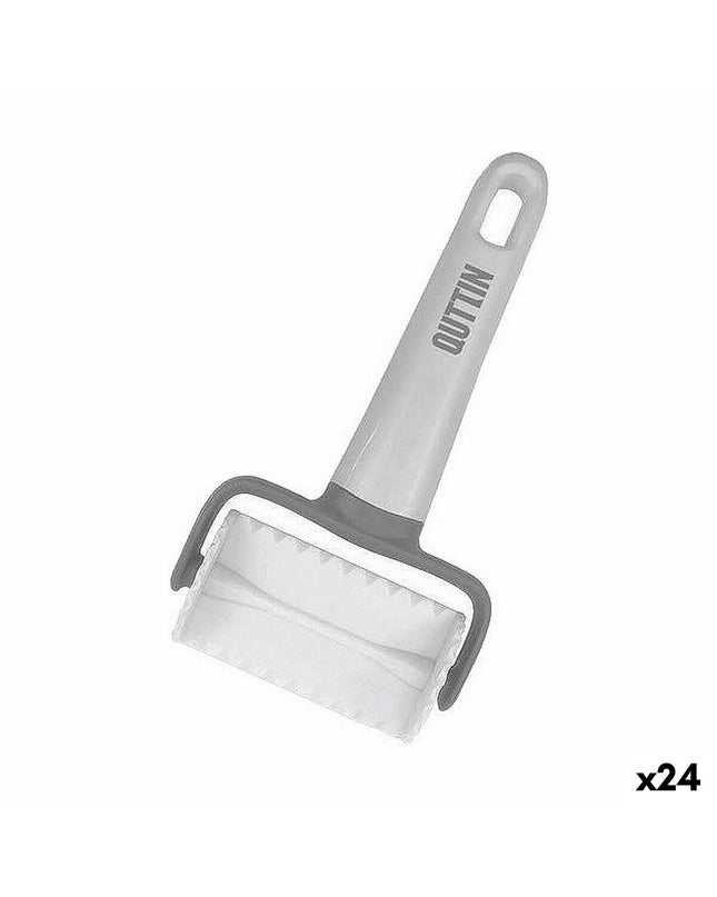 Quttin Rizz Vierkant pastry cutter for baking and home kitchen use, with a square shape and ergonomic handle.
