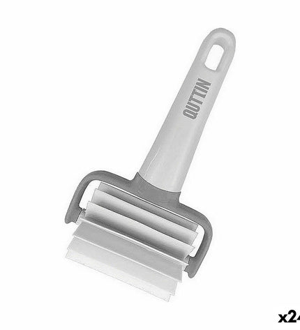 Quttin Gebakssnijder Strudel for baking and kitchen use, with a stainless steel blade and ergonomic handle for precise pastry cutting.